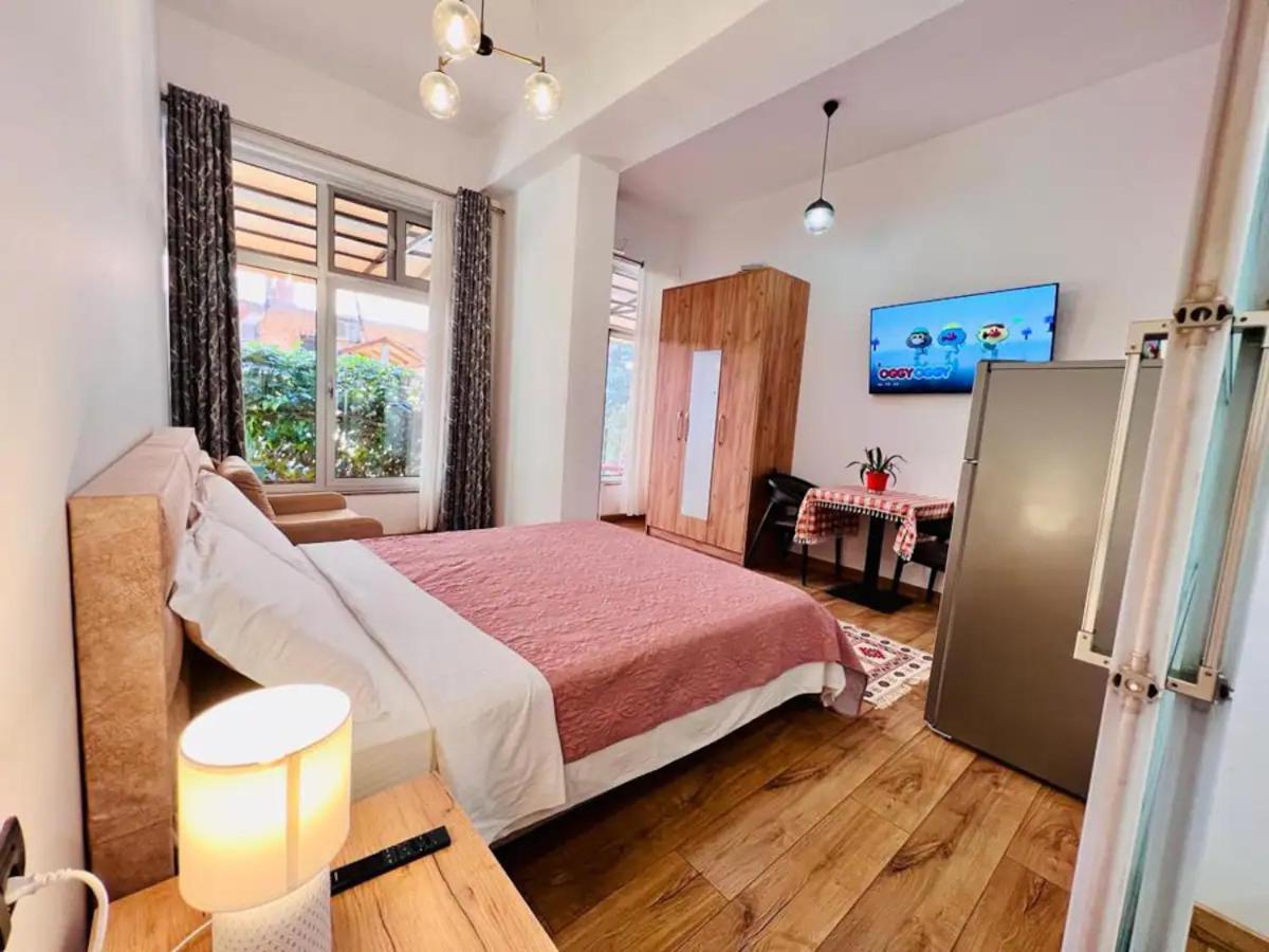 Comfy In Center Apartment *